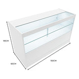 Moderne, weiße LED-Ladentheke mit Glasoberfläche, zwei Regalen und klaren Linien, ideal für die Präsentation von Produkten im Einzelhandel