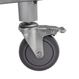 Robuster, grauer Gummi-Rollen mit silbernem Metallgestell, ideal für eine mobile Cocktailbar, sorgen für einfache Mobilität und Stabilität