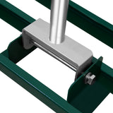 Grüner Rasennivellierer und Rotationsstreuer mit 100 cm breiter Arbeitsfläche, stabiler Metallkonstruktion und verstellbarem Griff für präzise Anwendung