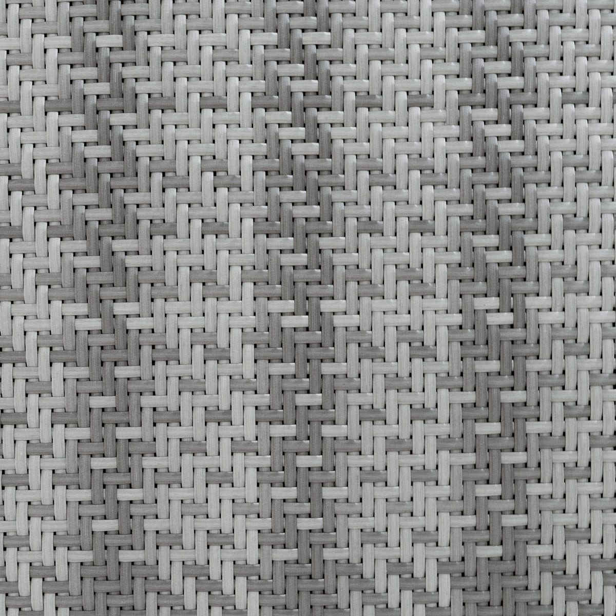 Grau geflochtenes Rattanmaterial mit feinen, gleichmäßigen Mustern, ideal für ein modernes, elegantes Möbelset im Außenbereich