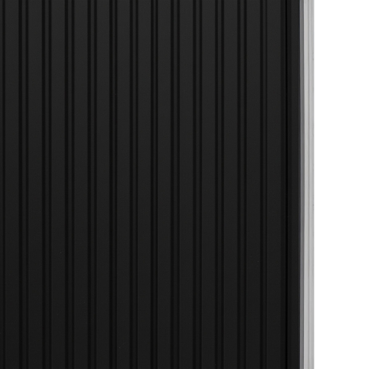 Schwarze Rollladen Duschtür mit vertikalen Rillen, aus robustem Material, ideal für moderne Badezimmergestaltung und optimalen Sichtschutz