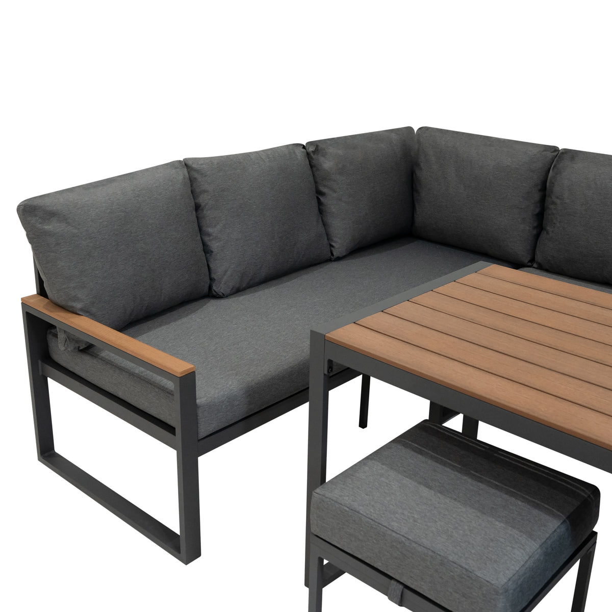 Fünfteiliges Ecksofa-Set aus Aluminium mit grauen Kissen, Holzdetails und passendem Tisch, ideal für den Außenbereich und moderne Terrassen