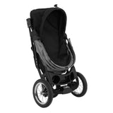 Haustier Buggy in Grau mit robustem Gestell, großen Rädern und weichem, abnehmbaren Innenfutter für Komfort und einfache Handhabung
