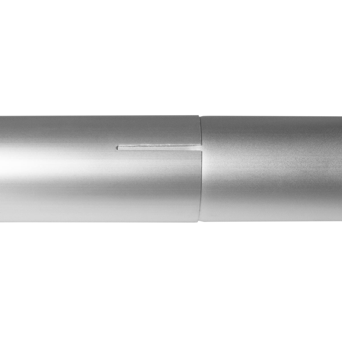 Silberne Dachrinnen-Saugstange aus Aluminium mit glatter, glänzender Oberfläche und präziser Verbindung für effektive Reinigung mit Nass- und Trockensauger
