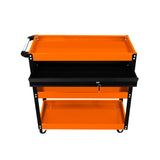 Robuster T-Mech Werkstattwagen in Orange und Schwarz mit zwei Ablagen, einer Schublade und einem abschließbaren Fach für Werkzeuge und Zubehör