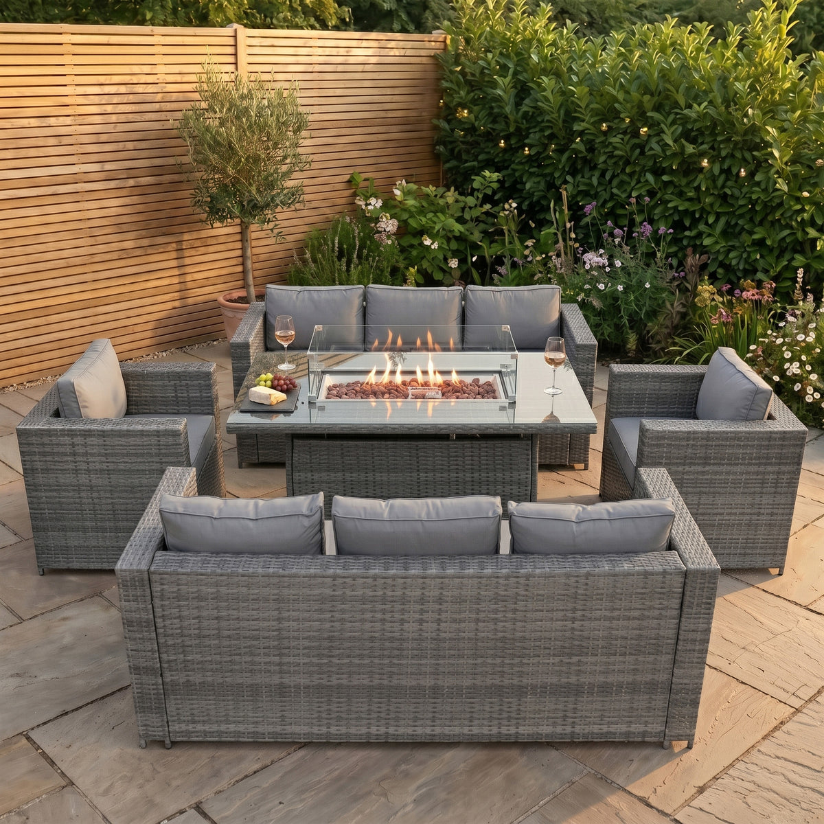 8-Sitzer Rattanmöbel Set mit Feuerstelle - Grau