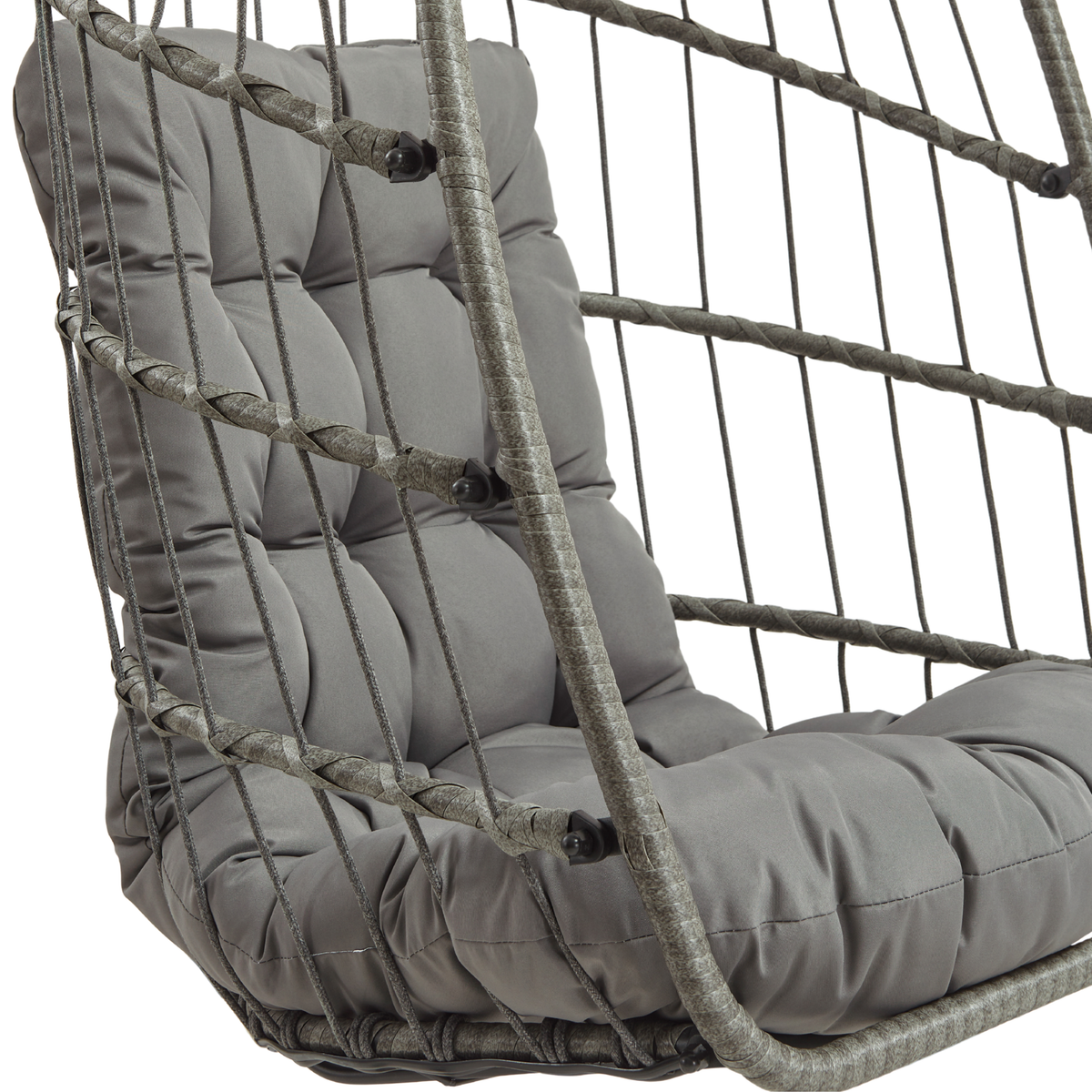 Grau geflochtener Rattan Hängesessel in Eiform mit gepolstertem, quilted Kissen für zusätzlichen Komfort und stilvolles Design