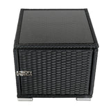 Schwarzer Rattan-Liegestuhl mit glatter Glasoberfläche, quadratischer Form und stabilen Metallfüßen, ideal für den Außenbereich