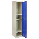 Zweiflügeliger Spindschrank in Blau mit zwei Fächern, metallisch, mit glatter Oberfläche und integrierten Kleiderstangen für optimalen Stauraum