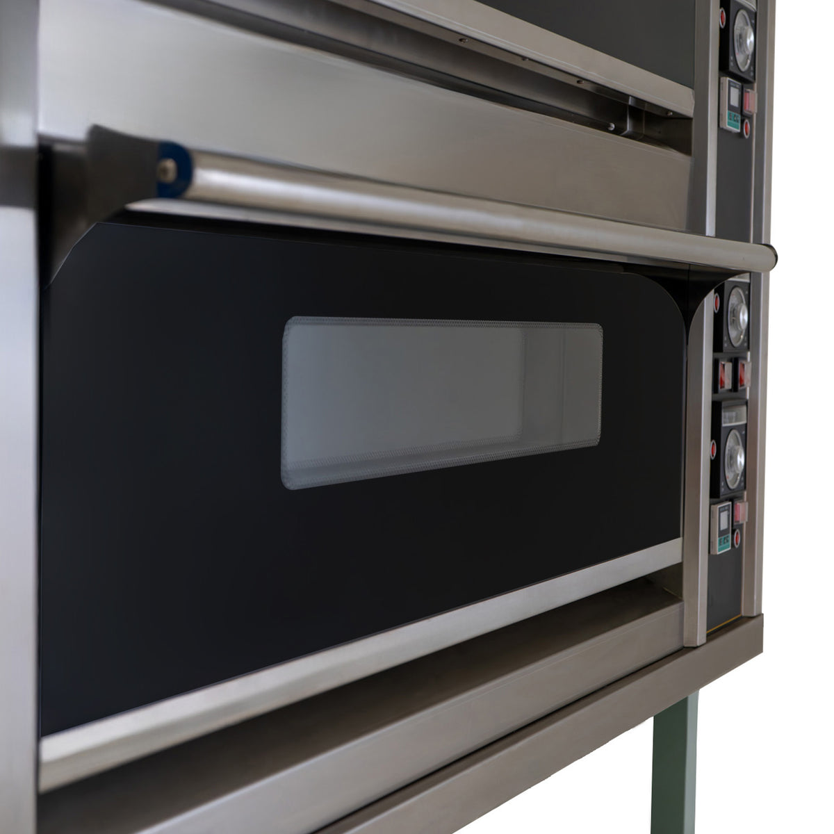 Großer gewerblicher Pizza- und Backofen aus Edelstahl mit zwei Backkammern, klaren Bedienelementen und einem großen Sichtfenster für optimale Kontrolle