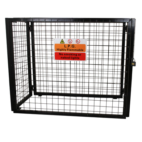 Robustes, schwarzes Gasflaschen-Depot aus Metall mit Gitterstruktur, Sicherheitswarnschild und abschließbarem Zugang, ideal für die Lagerung von Gasflaschen