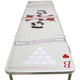 Bier Pong Tisch mit Kartenmotiv, hellgrauer Oberfläche, rote Herzsymbole und weiße Becheranordnung, ideal für Partys und Spieleabende