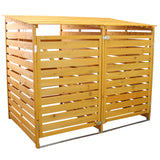 Mülltonnenverkleidung aus hellem Holz mit schrägem Dach, bietet Platz für zwei Tonnen, mit horizontalen Lamellen und stabilen Türen
