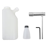 Transparente Kunststoffflasche mit Messskala, Metallwerkzeug und kleiner Flasche, ideal für die T-Mech 4-Takt Pfahlramme 120mm, vielseitig einsetzbar