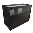 Schwarze Verkaufstheke mit klaren Glasflächen, modernem Design und glatter Oberfläche, ideal für Einzelhandel und Ausstellungen