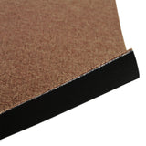 Sandfarbene Teppichfliesen mit weicher, samtiger Oberfläche und schwarzem Rand, ideal für eine Fläche von 5 m², vielseitig einsetzbar