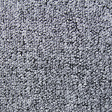 Teppichfliesen in Platingrau, 50 x 50 cm, mit weicher, strukturierter Oberfläche und feinem, dichtem Flor für angenehmen Komfort und moderne Ästhetik
