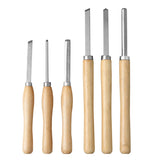 Sechs Holzschnitzwerkzeuge mit ergonomischen Holzgriffen und robusten Metallklingen, ideal für präzises Drechseln und Holzarbeiten