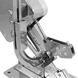 Der Kukoo Wurstclipper aus glänzendem Edelstahl zeigt präzise Mechanik mit Federn und einem stabilen Standfuß für effizientes Wurstverpacken