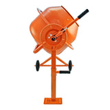 Zementmischer in leuchtendem Orange mit robustem Gestell und zwei großen Rädern, ideal für Baustellen und Betonarbeiten, Handbetonrüttler mit 2 Meter Schaft