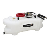Weißer 100L Sprühtank für ATV mit rotem Deckel, Pumpe und Schläuchen, ideal für Düngemittel- und Pflanzenschutzmittelanwendungen
