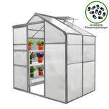 Gewächshaus 1,8m x 1,2m ohne Boden, mit transparenten Wänden, grauem Metallrahmen und mehreren Regalen für Pflanzen, ideal für Gartenliebhaber