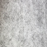 Silber-graue Teppich-Verkleidung mit feiner, weicher Textur, ideal für VW Caddy Regal, bietet eine stilvolle und praktische Lösung für den Innenraum