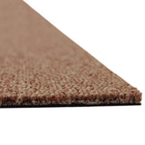 Sandfarbene Teppichfliese mit strukturierter Oberfläche, ideal für eine Fläche von 10m², bietet Komfort und Stil für jeden Raum