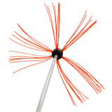 7m lange Schornsteinbürste mit leuchtend orangefarbenen Borsten und einem stabilen schwarzen Kopf, ideal zum Reinigen von Schornsteinen und Kaminen
