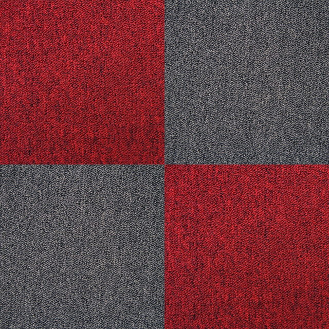 Teppichfliesen in Fieberrot und Kohle-Schwarz, quadratisch, 50 x 50 cm, mit strukturierter Oberfläche, ideal für kreative Bodenbeläge