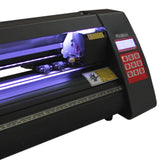 720 mm LED Schneideplotter mit rotem Bedienfeld, präzisen Schneidern und beleuchtetem Arbeitsbereich für kreative Projekte und Beschriftungen