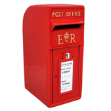 Roter Briefkasten im englischen Stil mit goldenen Buchstaben "Post Office" und "ER", glänzende Oberfläche, rechteckige Form, ideal für den Außenbereich