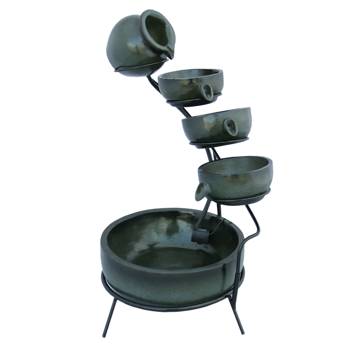 Grüner Solar Kaskadenbrunnen mit Akku, fünf schalenförmigen Wasserspeichern, elegant geschwungen, aus Keramik und Metall, ideal für Garten oder Terrasse