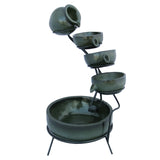 Grüner Solar Kaskadenbrunnen mit Akku, fünf schalenförmigen Wasserspeichern, elegant geschwungen, aus Keramik und Metall, ideal für Garten oder Terrasse