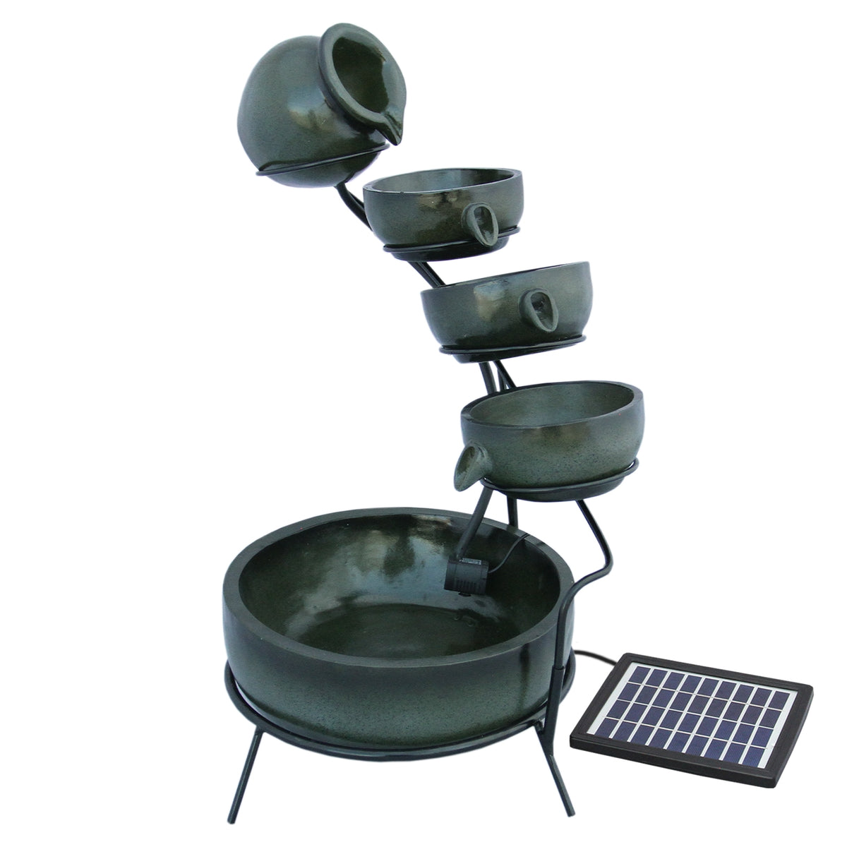 Grüner Solar Kaskadenbrunnen mit Akku, fünf schalenförmigen Behältern, glänzender Keramikoberfläche und stabiler Metallbasis, ideal für Garten und Terrasse