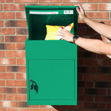 Grüner Paketkasten aus robustem Metall mit aufklappbarem Deckel, ideal für die sichere Aufbewahrung von Paketen und Lieferungen