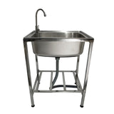 Edelstahl Camping-Spüle mit glänzender Oberfläche, rechteckiger Form, stabiler Rahmen und einem flexiblen Wasserhahn für Outdoor-Nutzung