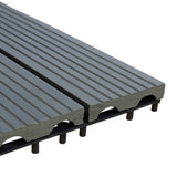 Grau WPC-Terrassenfliesen 30x30 cm mit gerillter Oberfläche, robustem Material und stabiler Struktur für langlebige Außenanwendungen