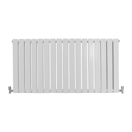 Paneelheizkörper in glänzendem Weiß, 600mm x 1190mm, mit vertikalen Lamellen und zwei seitlichen Anschlussventilen, ideal für moderne Wohnräume