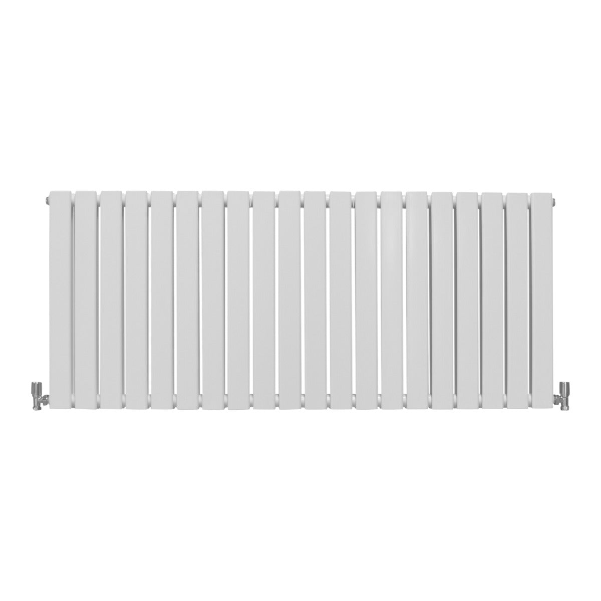 Glänzender weißer Paneelheizkörper mit schlanken, vertikalen Lamellen, 600mm hoch und 1400mm breit, ideal für moderne Innenräume