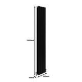 Schlanker Paneelheizkörper in mattem Schwarz, 1600mm hoch und 280mm breit, mit eleganten vertikalen Lamellen und modernen, minimalistischen Design