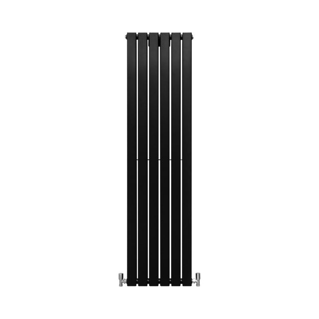 Schmaler, matte schwarzer Paneelheizkörper mit vertikalen Lamellen, 1600mm hoch und 420mm breit, ideal für moderne Innenräume
