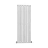 Paneelheizkörper in glänzendem Weiß, 1600mm x 560mm, mit schlanken vertikalen Lamellen und modernen, minimalistischen Design für effiziente Wärmeabgabe