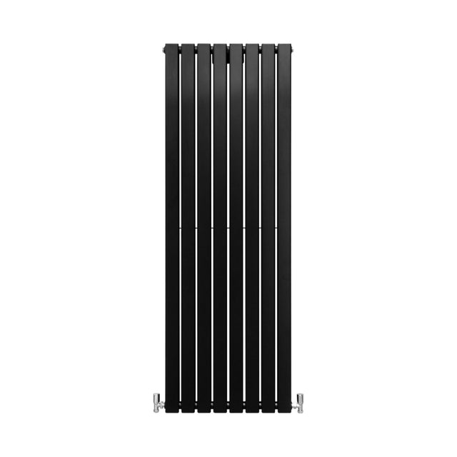 Paneelheizkörper in mattem Schwarz, 1600mm x 560mm, mit vertikalen Lamellen und glänzenden Ventilen, modern und elegant für jeden Raum