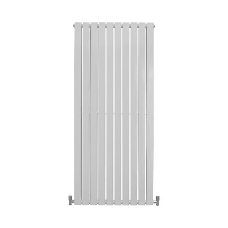 Paneelheizkörper in glänzendem Weiß, 1600mm x 700mm, mit vertikalen Lamellen und glatter Oberfläche, ideal für moderne Wohnräume