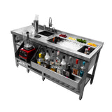 Elegante Cocktail-Bar Station aus rostfreiem Stahl mit integrierter Spüle, Eisfach, Mixer und Platz für Flaschen und Zutaten in verschiedenen Farben und Texturen
