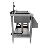Moderne Cocktail-Bar Station aus Edelstahl mit zwei Becken, einer praktischen Armatur und einem robusten, glatten Design für professionelle Nutzung