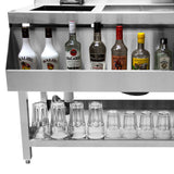 Elegante Cocktail-Bar Station aus Edelstahl mit verschiedenen Spirituosenflaschen und Gläsern, ideal für stilvolle Getränke-Events