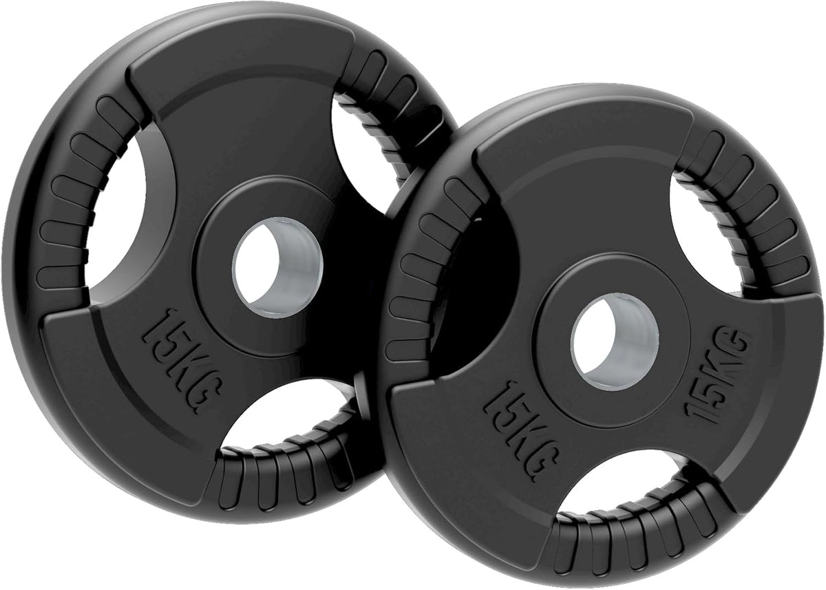 Zwei schwarze, gummierte Hantelscheiben mit Tri-Grip Design, jeweils 15 kg, mit rutschfesten Griffen und einer glatten Oberfläche für einfaches Handling