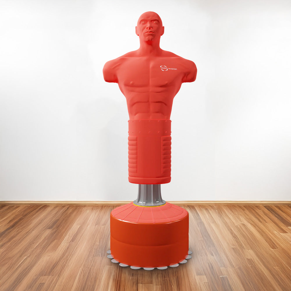 Freistehender Boxdummy in leuchtendem Rot, mit muskulösem Oberkörper und stabiler, runder Basis, ideal für Boxtraining und Selbstverteidigung